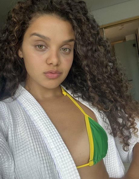 Danielle Olimpia photo 16