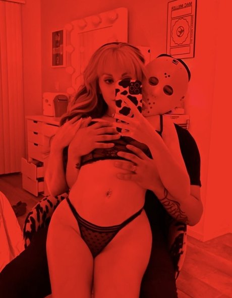 Danielle Pedroza photo 4