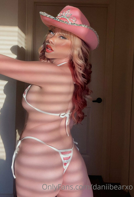 Danielle Pedroza photo 105