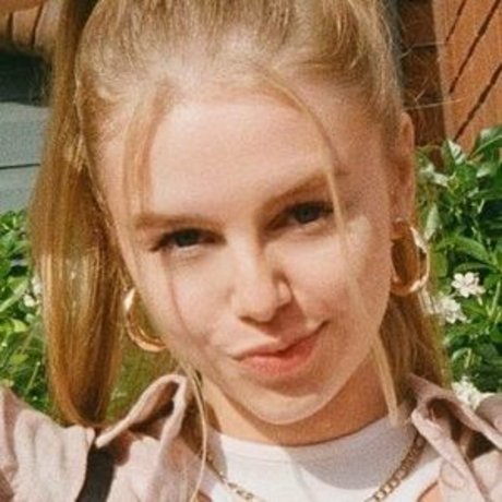Danielle Shayes photo 68