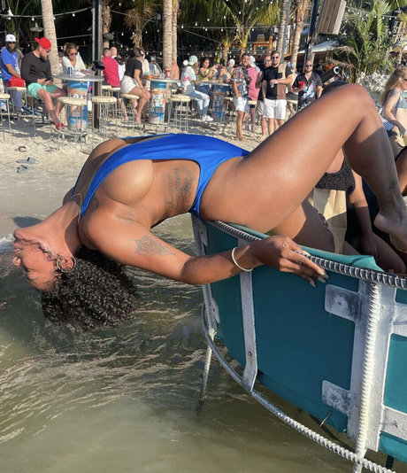 Danielle Sylvester photo 2