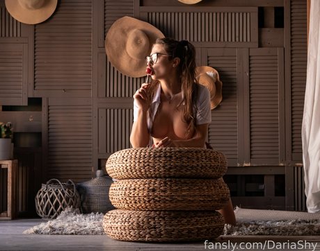 Daria Shy photo 344