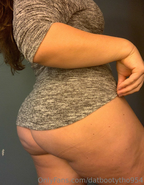 Datbootytho954 photo 133