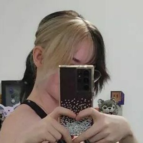 DeadlyKitten's Kofi photo 8