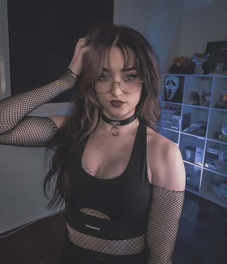 DeadlyKitten's Kofi photo 9