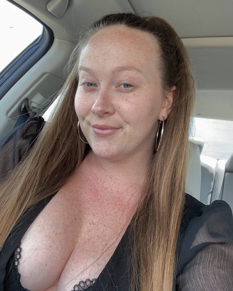 Deanna photo 1