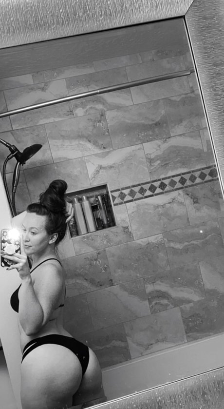 Deanna photo 9