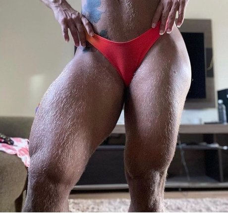 Debora Pereira photo 2