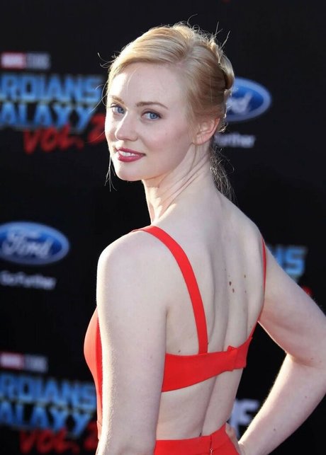 Deborah Ann Woll photo 31