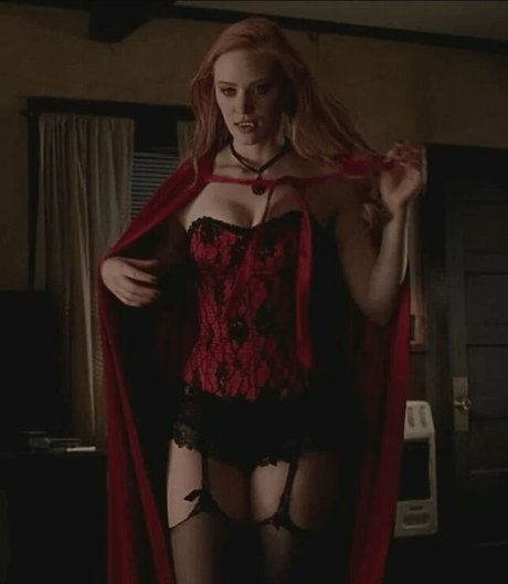Deborah Ann Woll photo 59