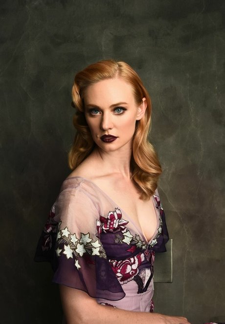 Deborah Ann Woll photo 76
