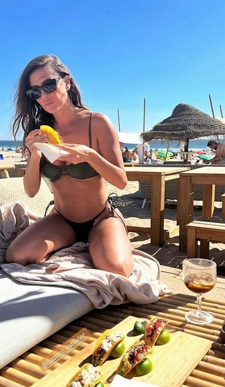 Deborah Secco photo 41