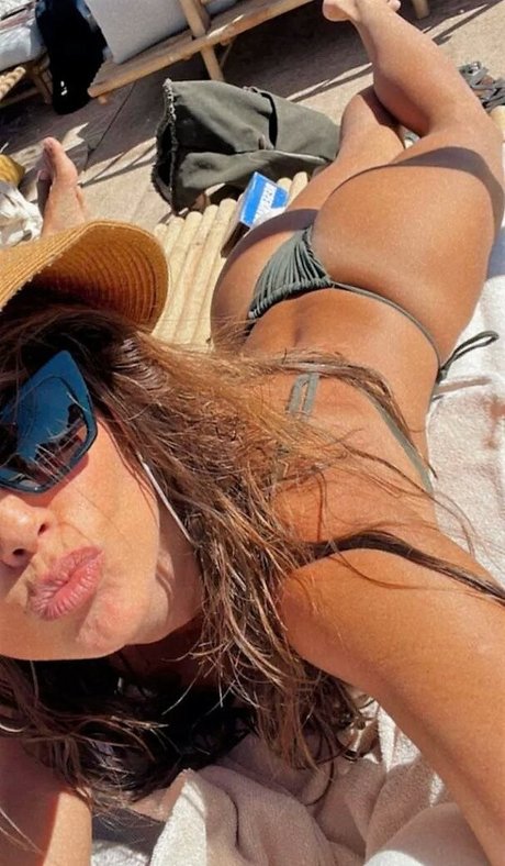 Deborah Secco photo 47
