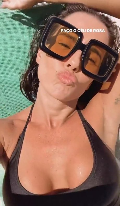 Deborah Secco photo 97