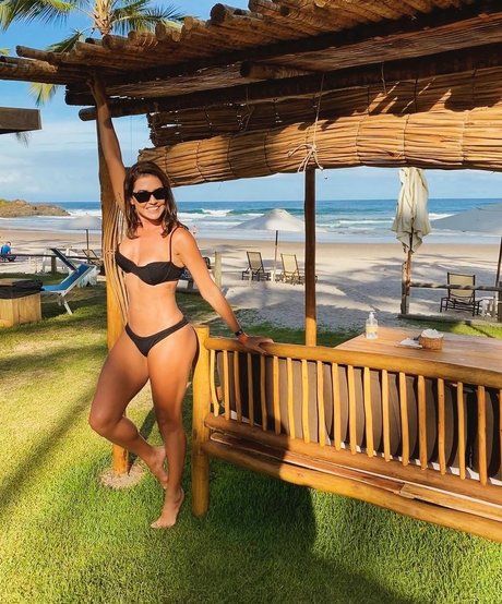 Deborah Secco photo 165