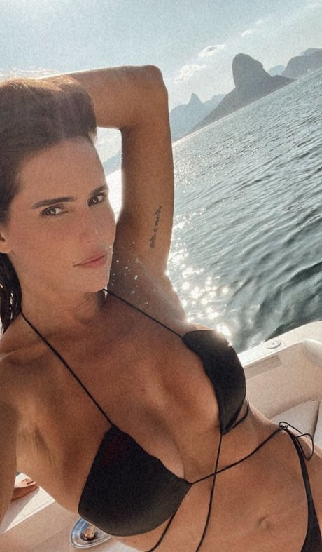 Deborah Secco photo 194