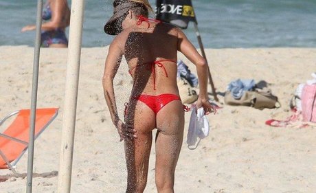 Deborah Secco photo 401