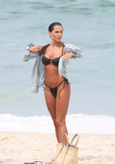 Deborah Secco photo 432