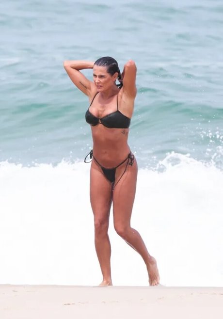 Deborah Secco photo 438