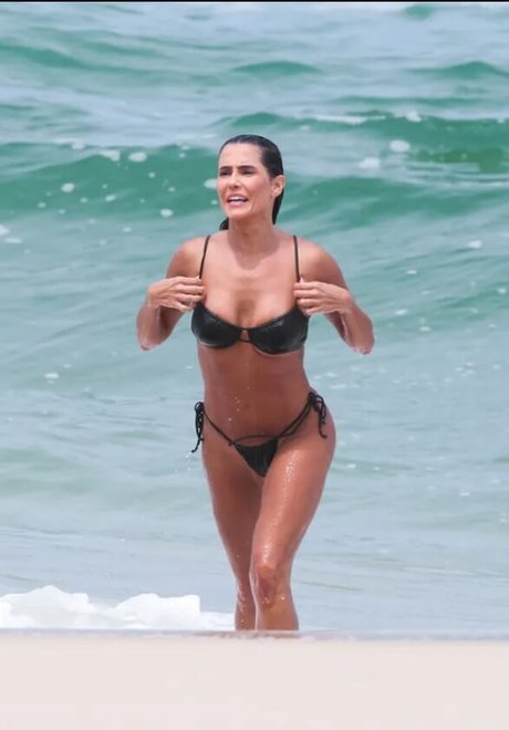 Deborah Secco photo 443