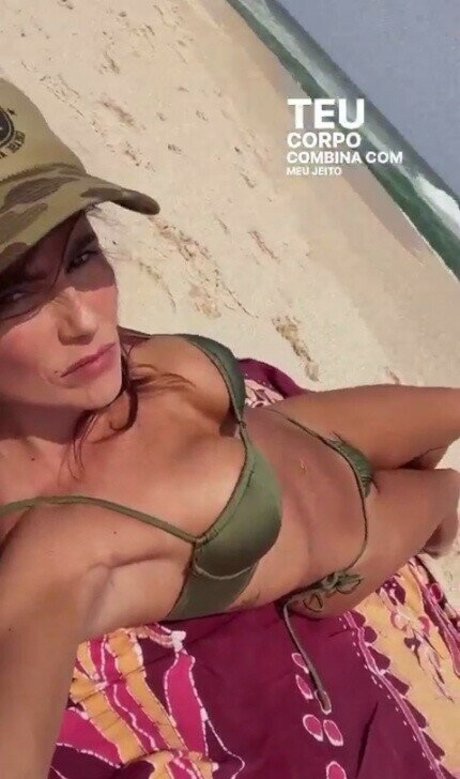 Deborah Secco photo 444
