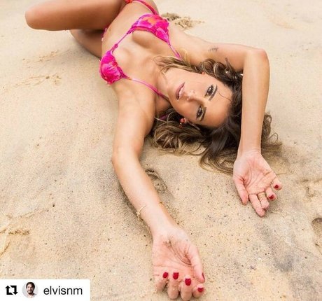 Deborah Secco photo 462