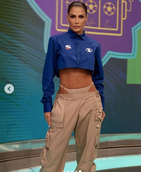 Deborah Secco photo 545
