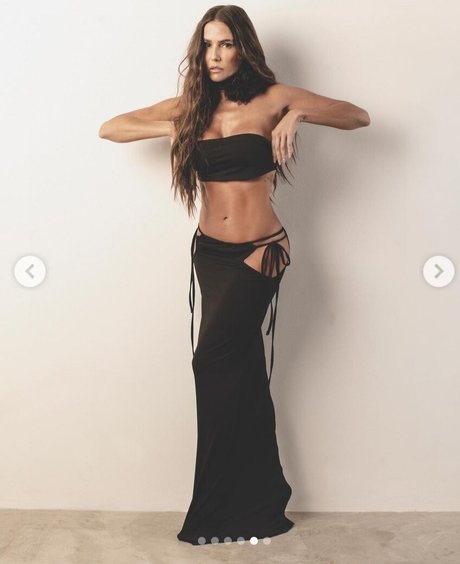 Deborah Secco photo 560