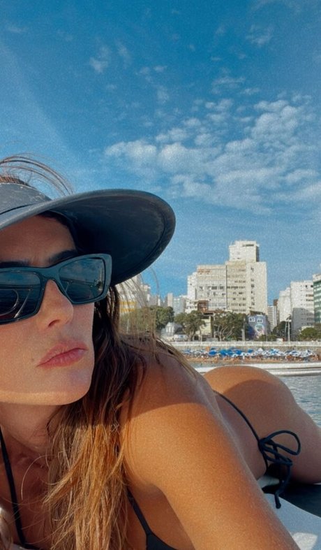 Deborah Secco photo 582