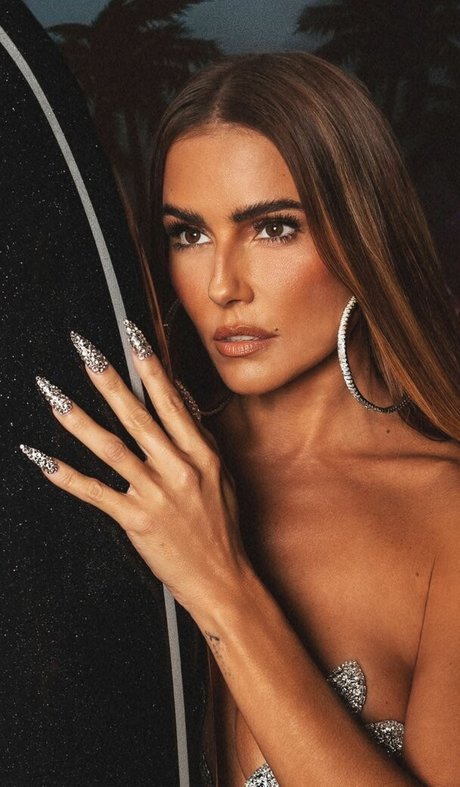 Deborah Secco photo 601