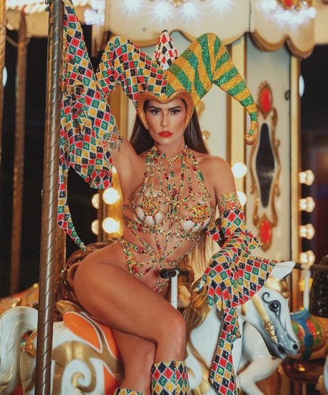 Deborah Secco photo 630
