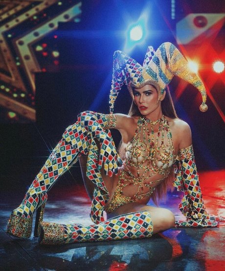 Deborah Secco photo 631
