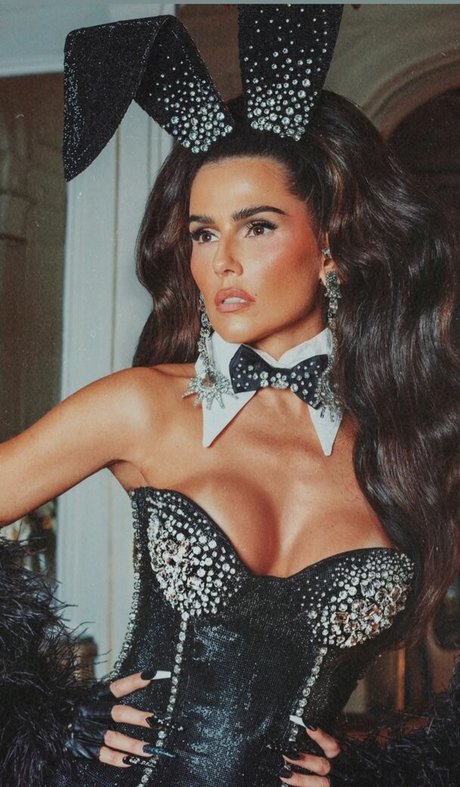 Deborah Secco photo 671