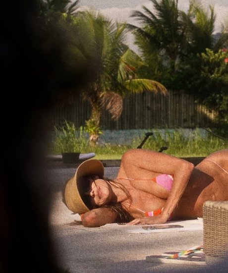 Deborah Secco photo 689