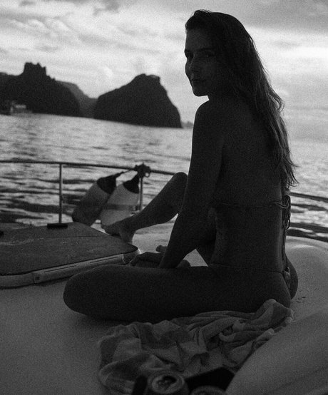 Deborah Secco photo 732