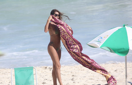 Deborah Secco photo 744