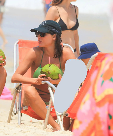 Deborah Secco photo 825