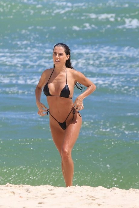 Deborah Secco photo 879