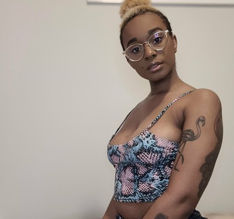 Deedeebee96 photo 78