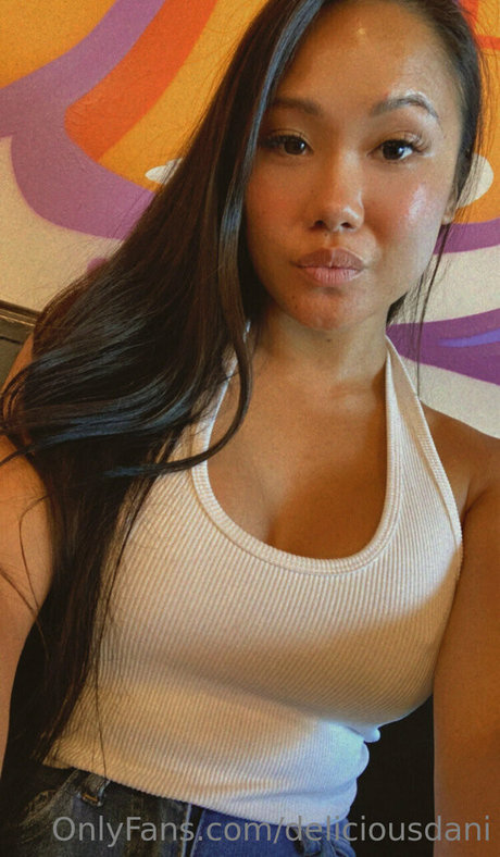 DeliciousDani photo 7