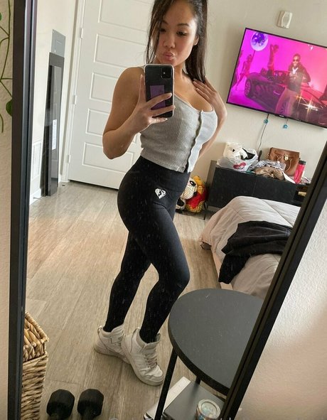 DeliciousDani photo 17