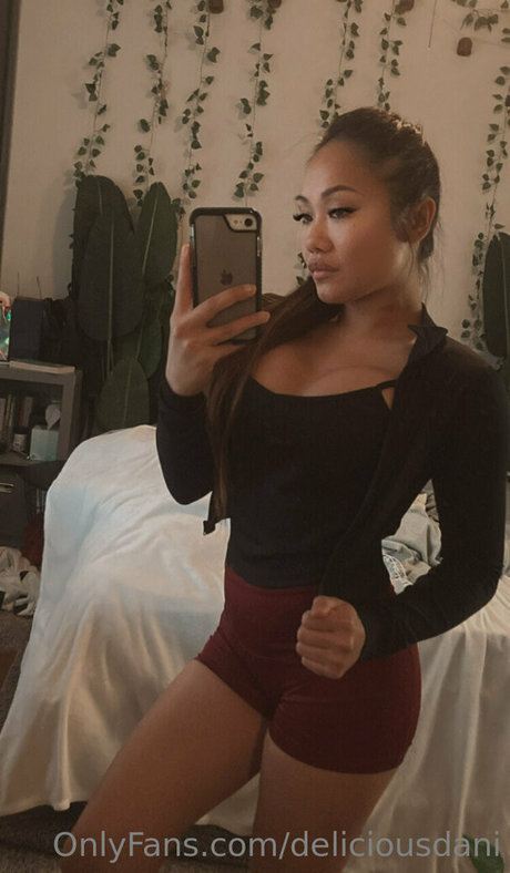 DeliciousDani photo 23