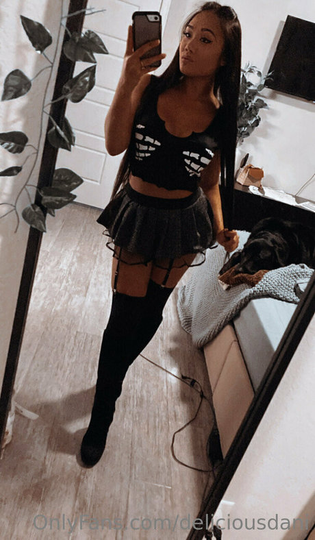 DeliciousDani photo 37