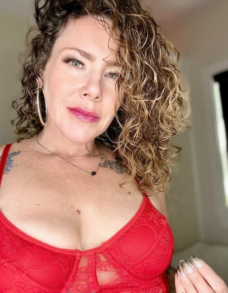 Delovelycurves photo 285