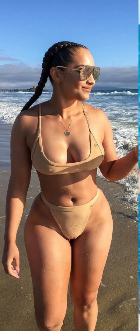 Demetria Obilor photo 1