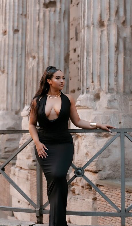 Demetria Obilor photo 25