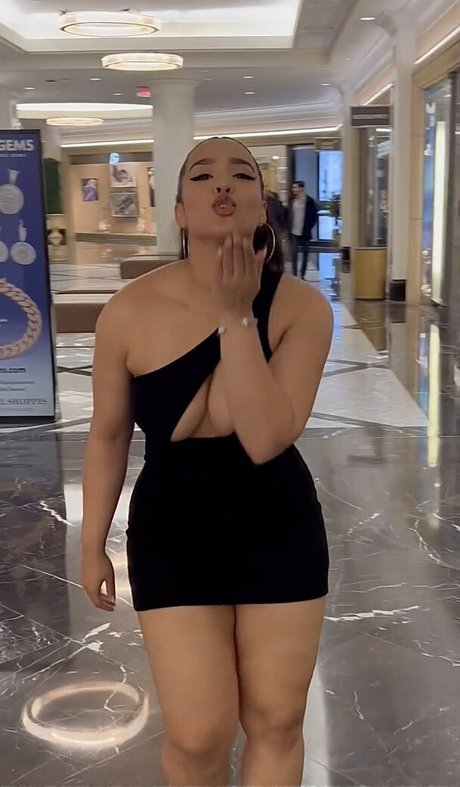 Demetria Obilor photo 28