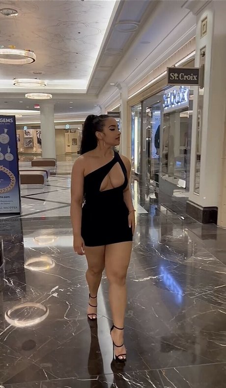 Demetria Obilor photo 29