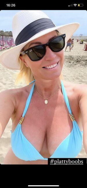 Denise Van Outen photo 47