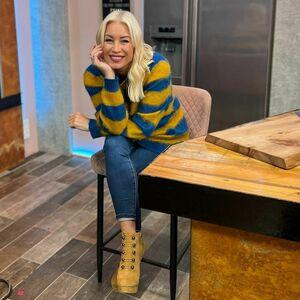 Denise Van Outen photo 104